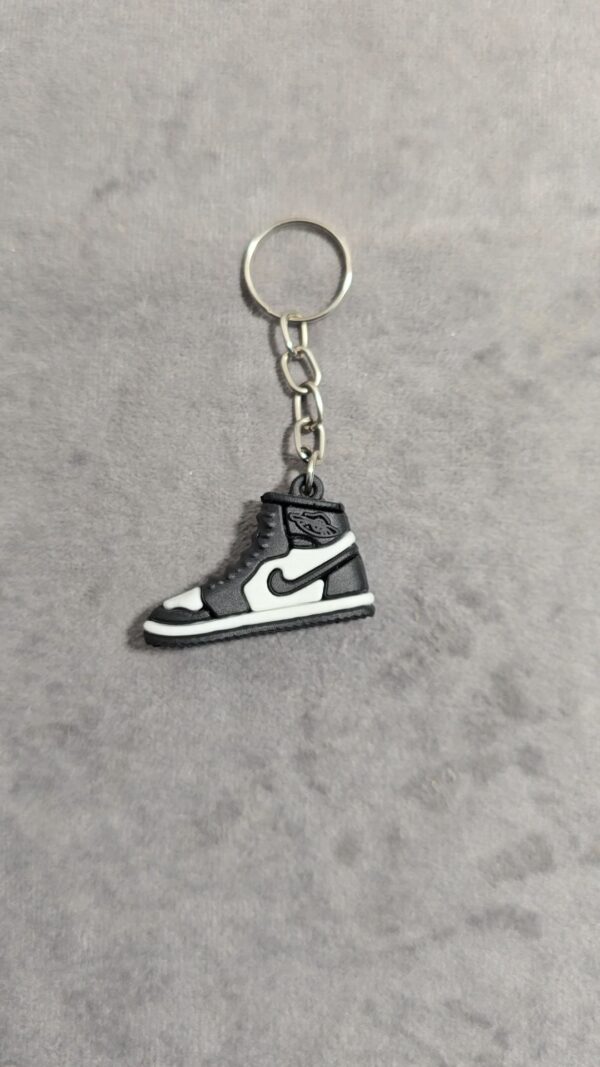 sneaker-black.jpg